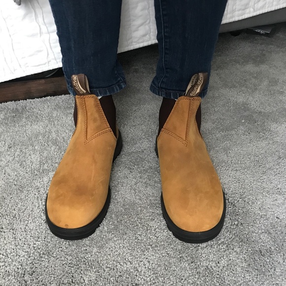 blundstone camel